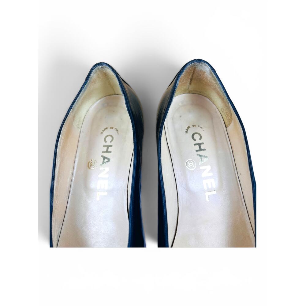 Chanel 1998 Two Tone Spectator Cap Toe Pumps Navy Black Leather Heels 36 - Picture 7 of 10